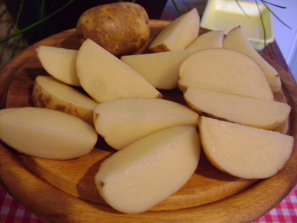 резка картофеля на дольки, по-деревенски в Владивостоке 2